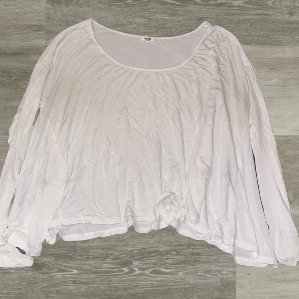Garage flowy white top